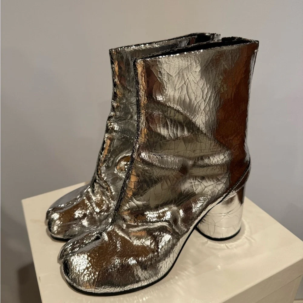 Maison Margiela Silver Tabi Boots with Chunky Block Heel - Picture 5 of 8